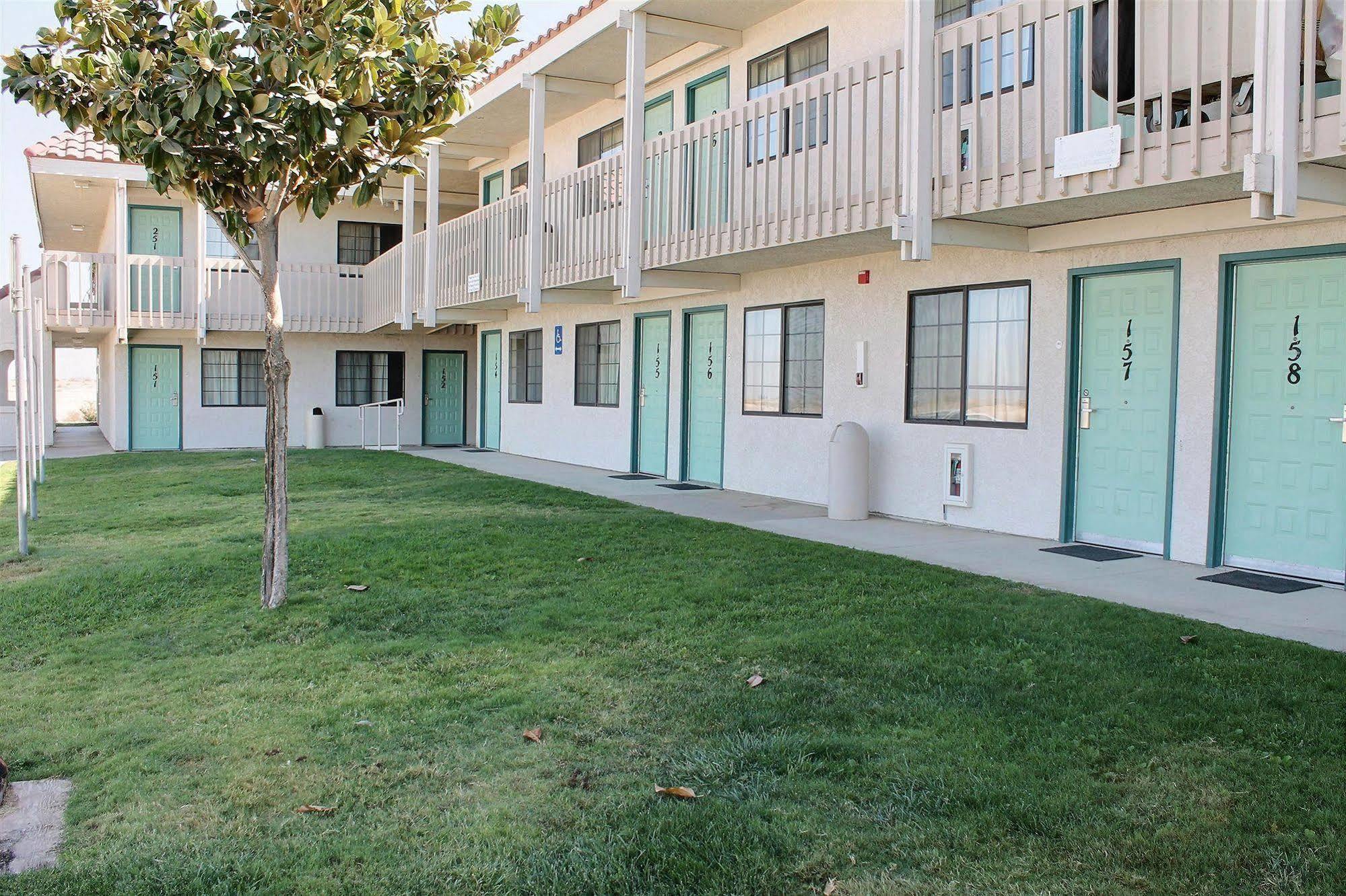 Vagabond Inn Buttonwillow North I-5 Exterior photo